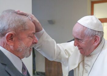 Lula conversa con el Papa sobre paz en Ucrania y lo invita a Brasil