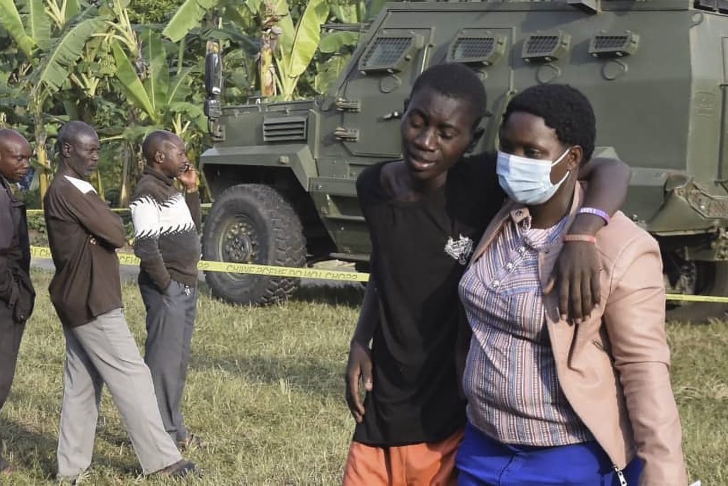 Ataque yihadista en colegio de Uganda deja 41 muertos, la mayoría estudiantes