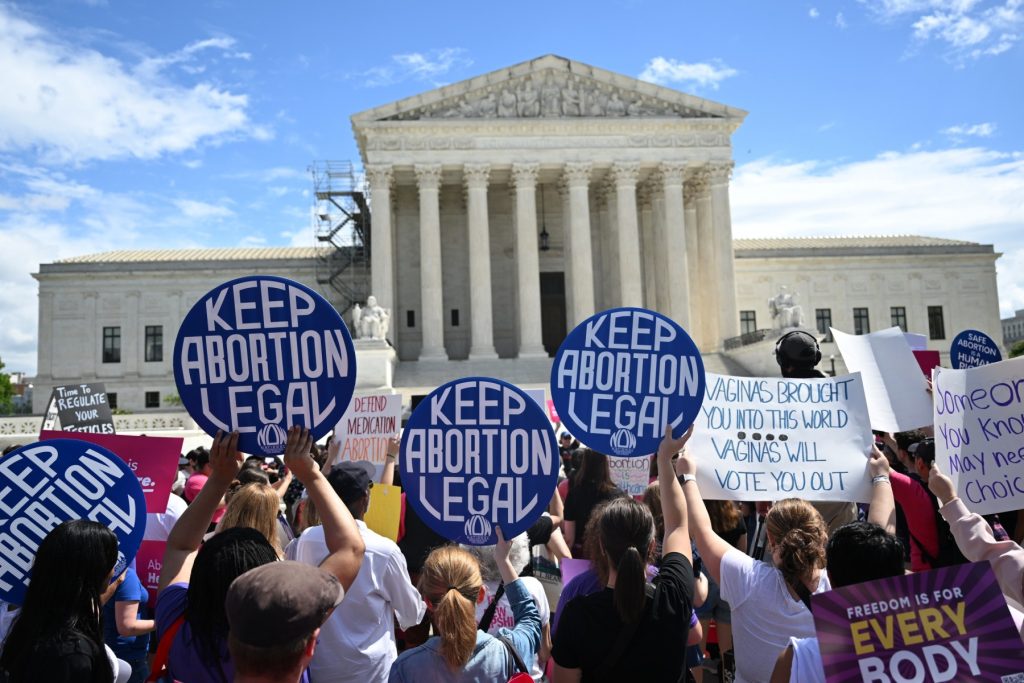 El aborto, tema crucial en las campañas presidenciales de EEUU