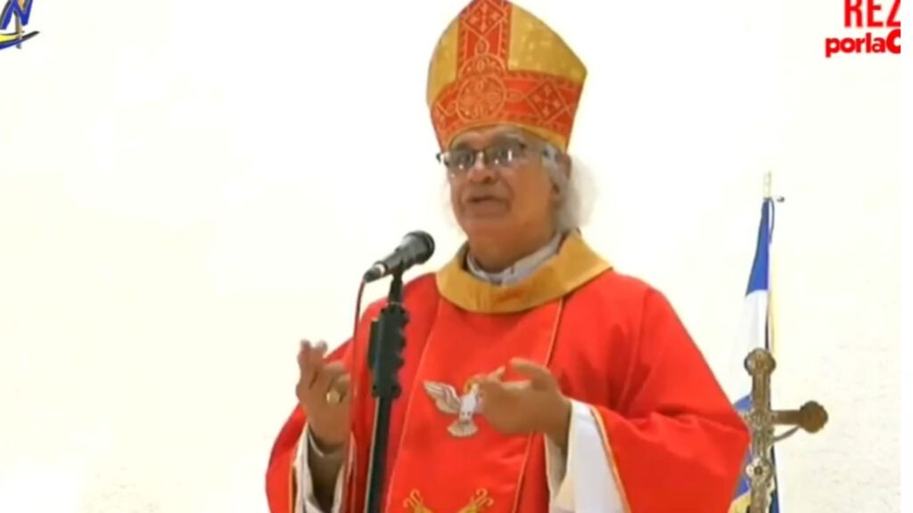 Cardenal Brenes: «Una persona que se cree grande y poderosa no es capaz de pedir perdón»