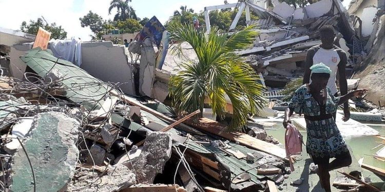 Tres muertos y varios heridos por sismo en Haiti