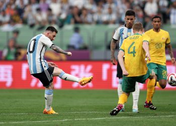 Messi logra victoria para Argentina frente a Australia en China