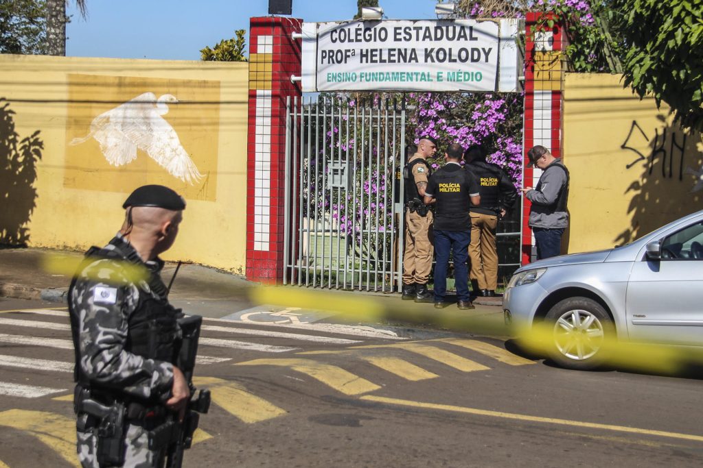 Adolescente abre fuego en escuela y mata a una estudiante en Brasil