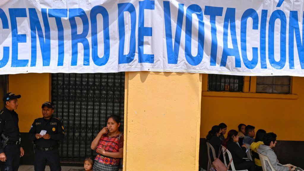 Guatemaltecos votan en medio de denuncias de «compra de votos»