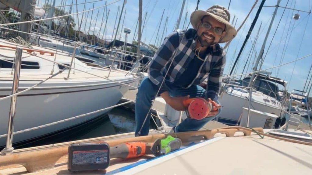 Max Jerez obtiene permiso de trabajo en EE.UU. y se dedica a labores de construcción