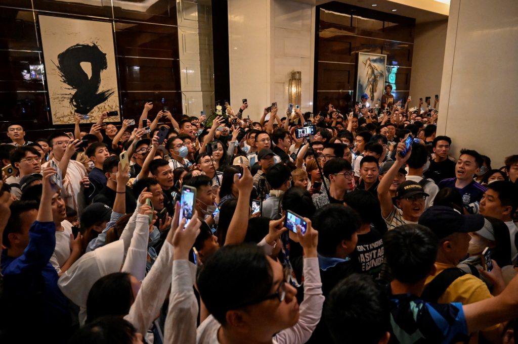 Messi llega a China y causa revuelo en el país asiático antes de un amistoso