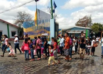 El Parque de Ferias de Waswalí, Matagalpa, se usa para guardar los furgones de clínicas móviles con las gigantescas fotos de los dictadores y como una extensión de la policía para encuartelar a los antimotines.
