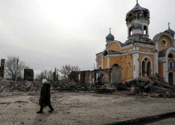 Un bombardeo ruso mata a un sacerdote en una iglesia de Ucrania