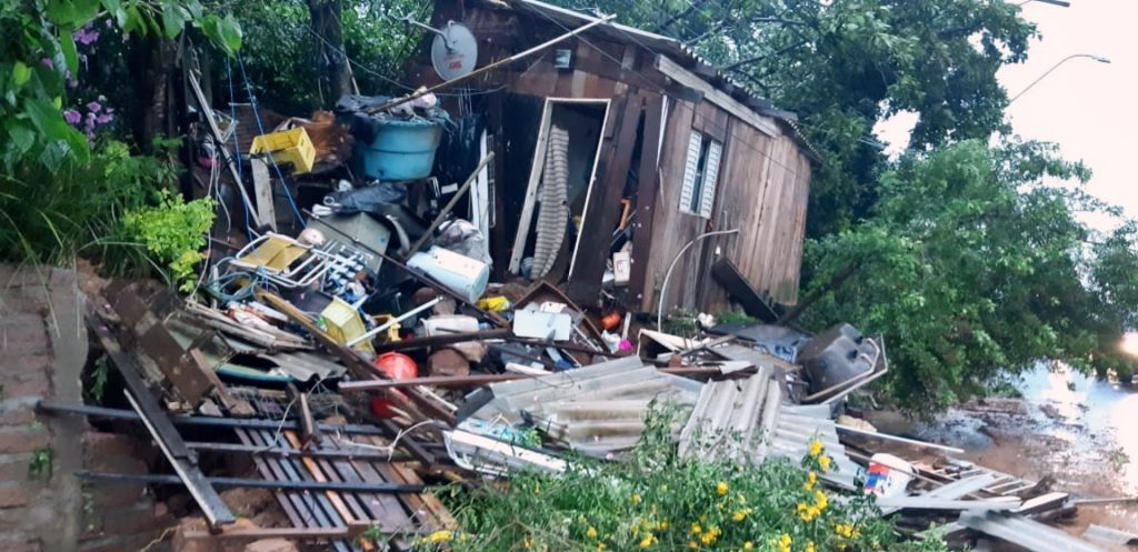 Ciclón deja 13 muertes en el sur de Brasil y sigue búsqueda de desaparecidos
