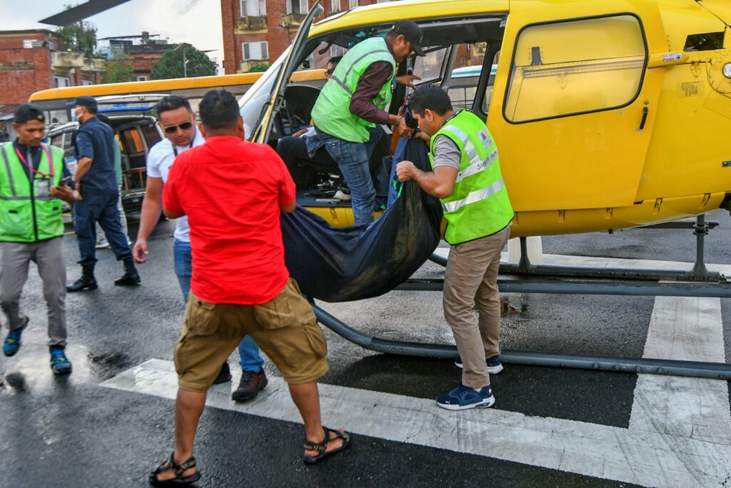 Mueren cinco turistas mexicanos en un accidente de helicóptero en Nepal