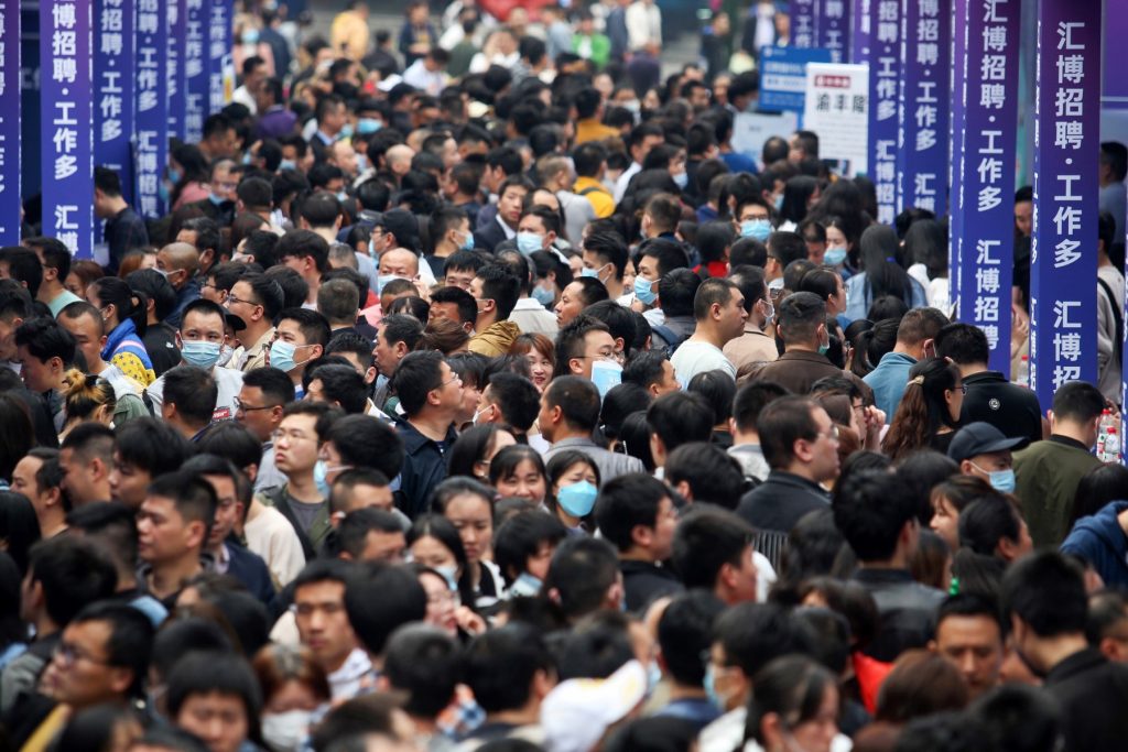 Economía China se debilita en segundo trimestre pese a cifras oficiales