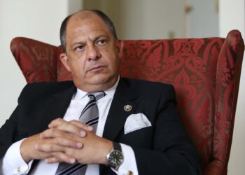 Acusan a expresidente de Costa Rica, Guillermo Solis de abuso de funciones