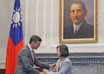 Nuevo presidente de Paraguay decide "no alinearse" a China y respalda a Taiwán