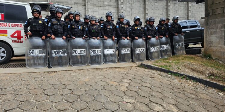 Al menos dos muertos tras riña entre reo en cárcel de Guatemala