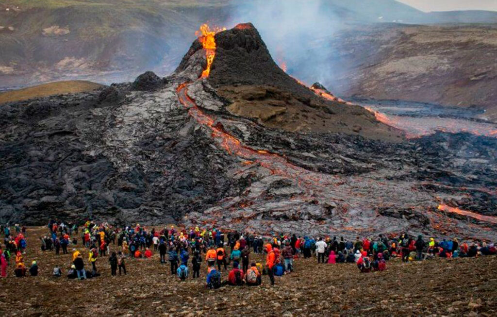 Enjambre sísmico en Islandia podría ser anuncio de una gran erupción, afirman científicos