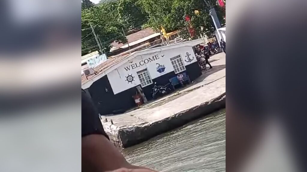 Policía y Empresa Portuaria desmantelan oficinas del empresario Milton Arcia, en la Isla de Ometepe