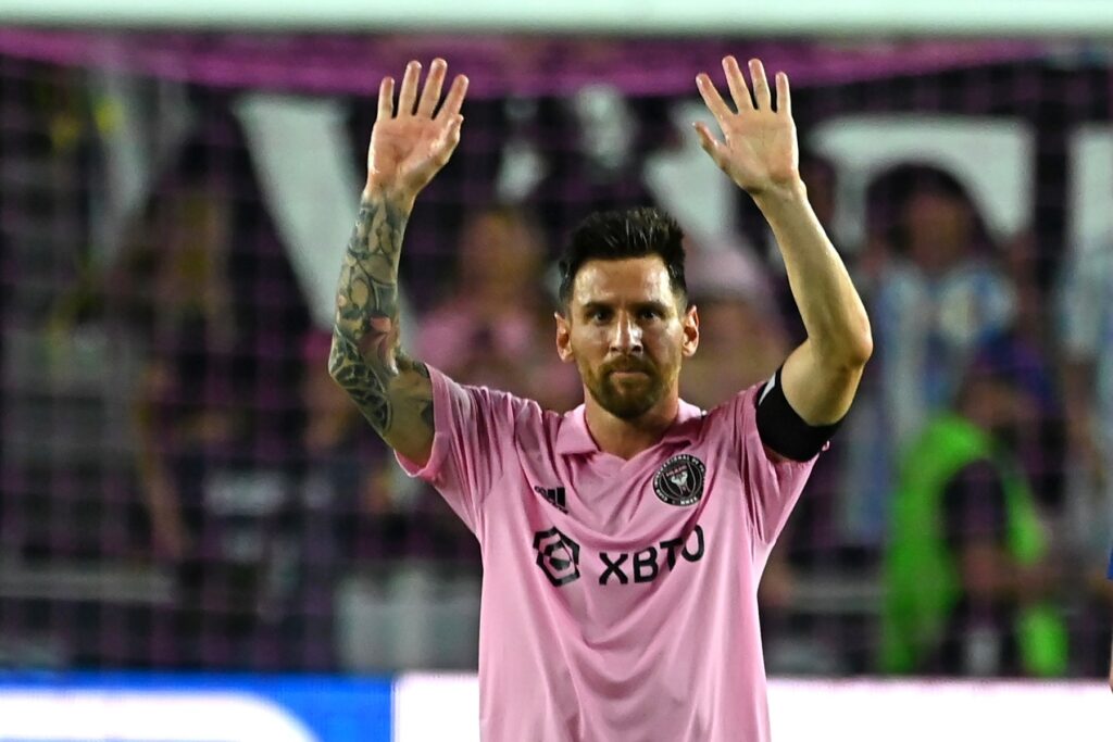 Messi da el triunfo a Inter Miami en un debut de ensueño