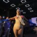 La drag queen Akeria Davenport, en representación de Nicaragua, participa en el concurso Mix Imperial Centroamericano Tropical Drag Royale 2023 en Managua el 14 de julio de 2023.