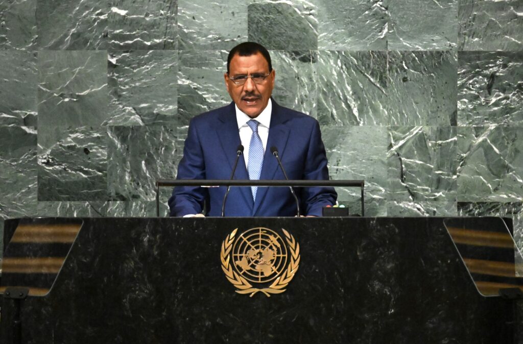 Detienen al presidente de Niger en un intento de golpe de Estado