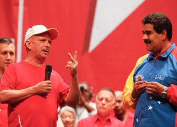 Foto de archivo del exjefe de inteligencia venezolano Hugo Carvajal junto a Nicolás Maduro. Foto: AFP