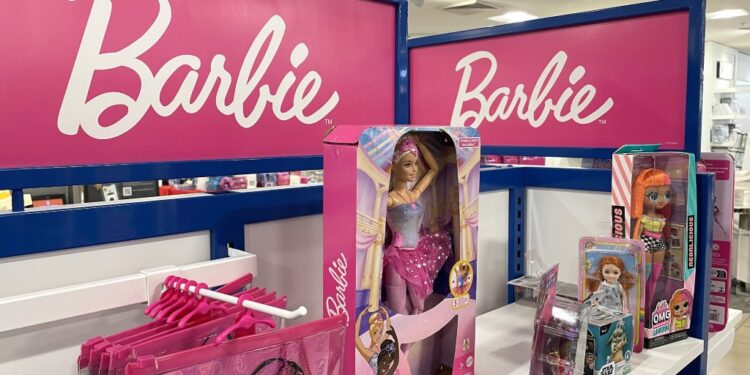 «Barbie» se mantiene en la cima de la taquilla en EE. UU. y Canadá