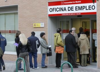 Desempleo en España cae con fuerza al 11,60% en el segundo trimestre