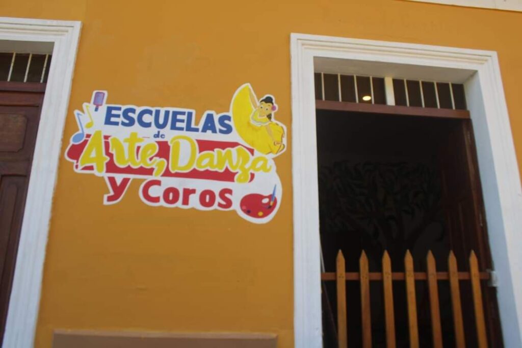 Régimen inaugura «escuela de arte» en la propiedad ocupada a la Fundación Luisa Mercado