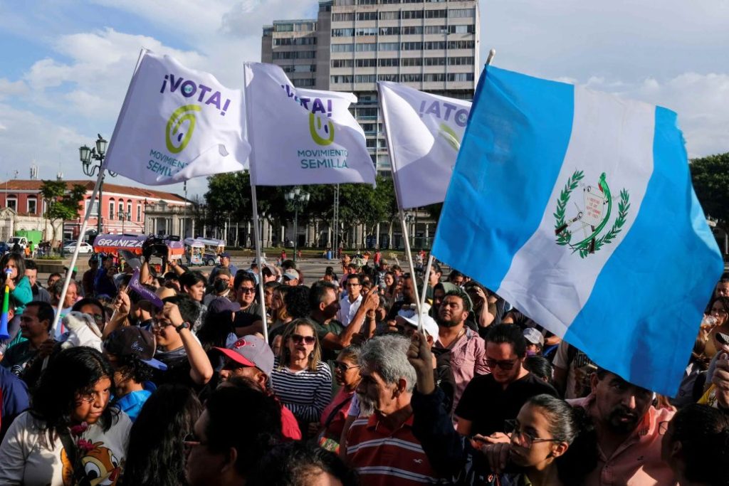 Opositores nicaragüenses critican que Guatemala imite las tácticas de Ortega al anular al partido Semilla