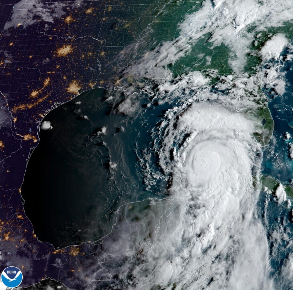 Florida evalúa los daños tras el paso de Idalia, que avanza por el sudeste de EEUU
