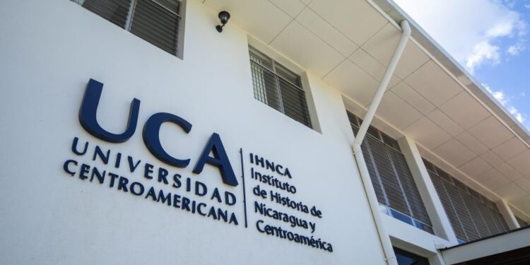 Fachada del Instituto de Historia de Nicaragua y Centroamérica (IHNCA).