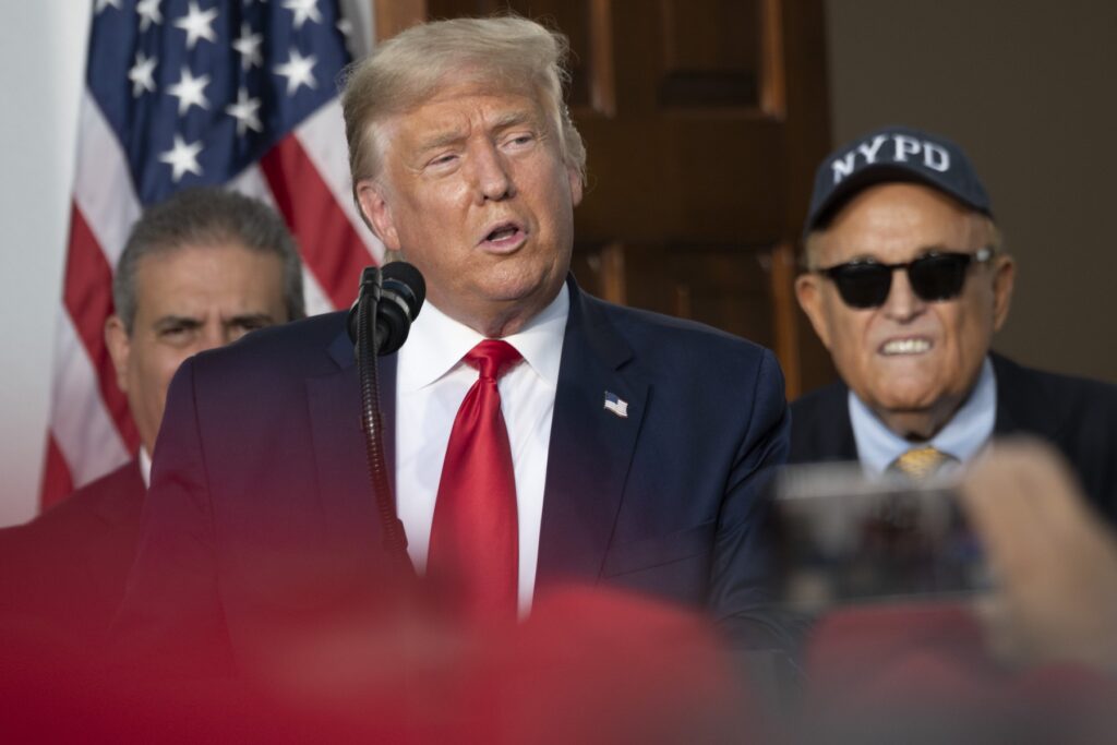 Trump pagará 200.000 dólares de fianza por juicio en Georgia