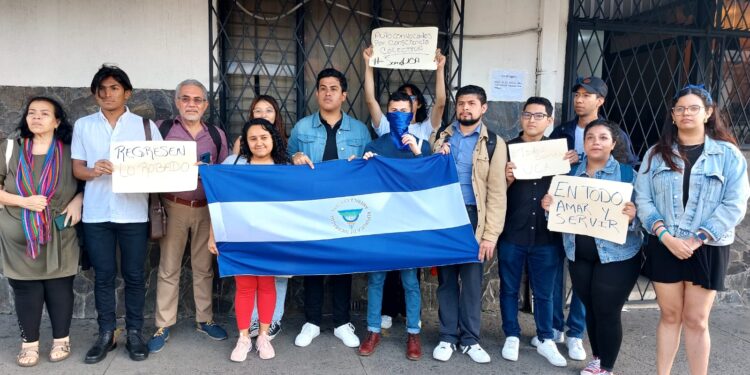 Jóvenes exiliados en Costa Rica no descartan ola migratoria de universitarios, tras confiscación de la UCA. Foto: Artículo 66 / Noel Miranda