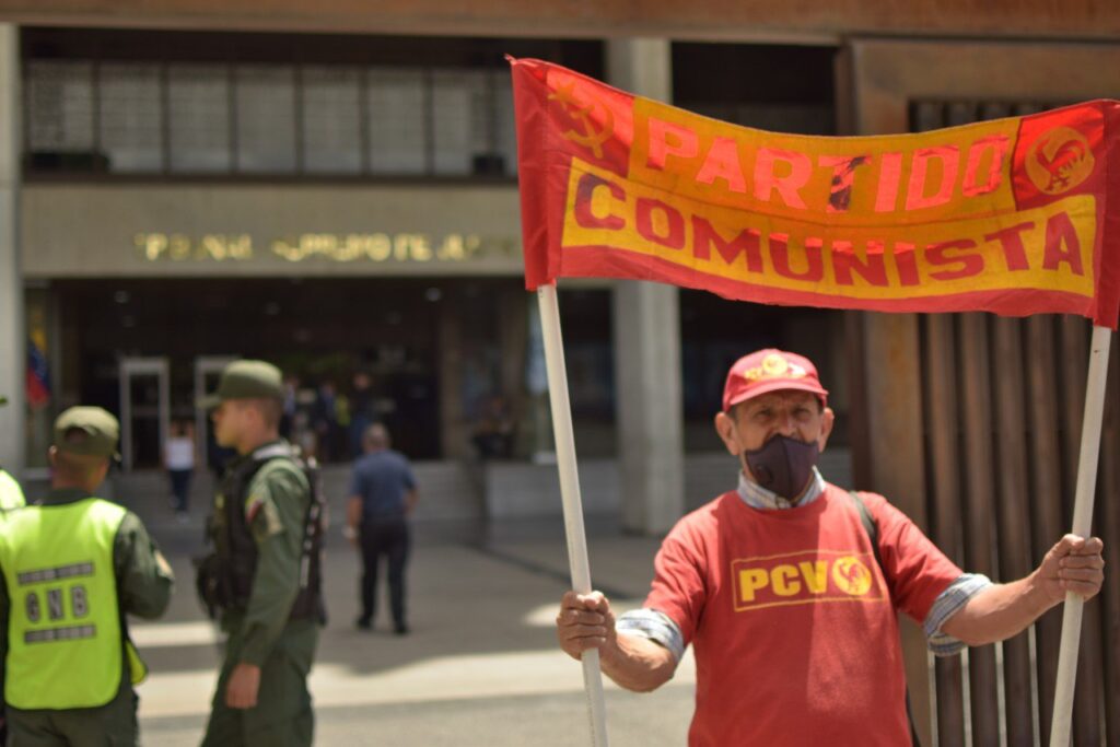 Maduro «asalta» un partido opositor en Venezuela