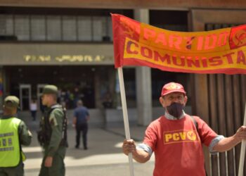 Maduro "asalta" un partido opositor en Venezuela