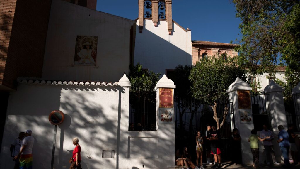 iglesia de la Divina Pastora durante una huelga de hambre de la madre del presidente de la federación española de fútbol, Luis Rubiales. Foto: Artículo 66 / AFP