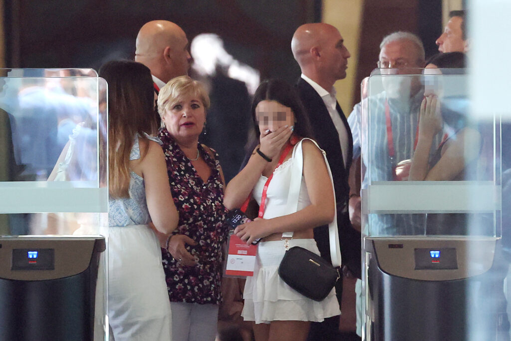 Hospitalizada la madre de Luis Rubiales, tras tres días de huelga de hambre