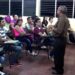 Estudiantes de la preparatoria de la UNAN-Managua reciben orientaciones de los docentes sobre el sistema educativo especial.