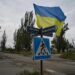 Ucrania afirma que izó su bandera en Crimea anexada