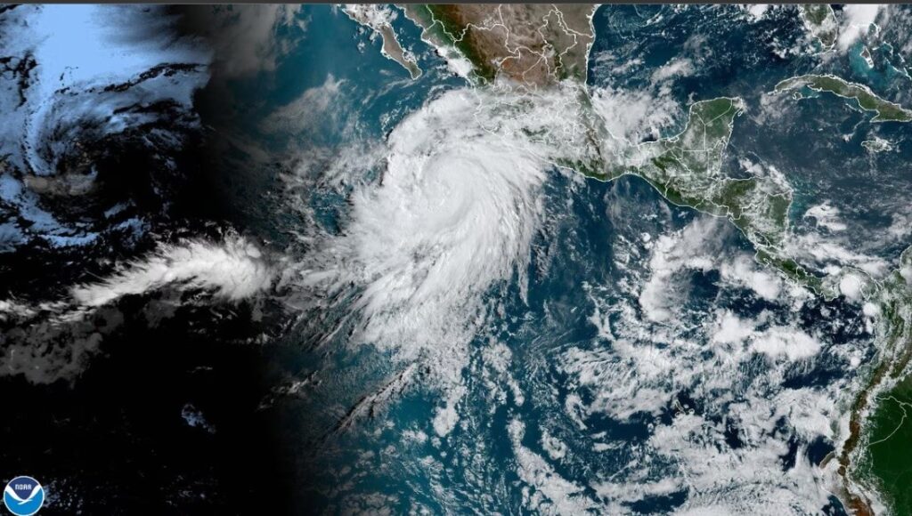 Huracán Hilary amenaza al noroeste de México y al sur de California