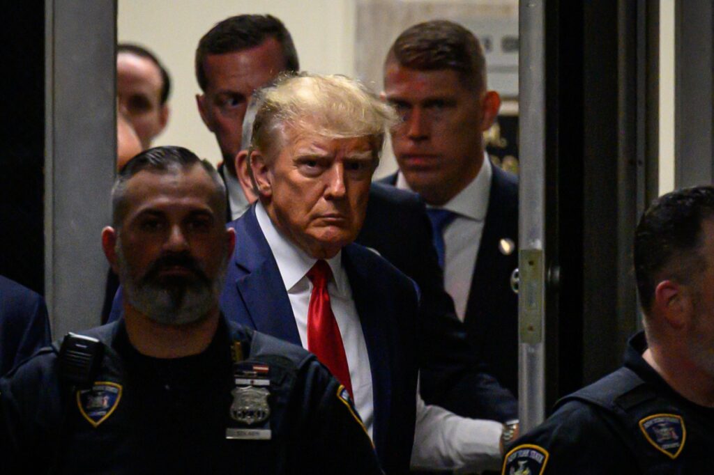 Donald Trump se sienta en el banquillo en Nueva York por fraude financiero de la empresa familiar
