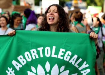 Activistas que apoyan la despenalización del aborto en México marchan en Guadalajara, México, el 28 de septiembre de 2019, durante actividades en el marco del Día Internacional del Aborto Seguro. / AFP / Ulises Ruiz