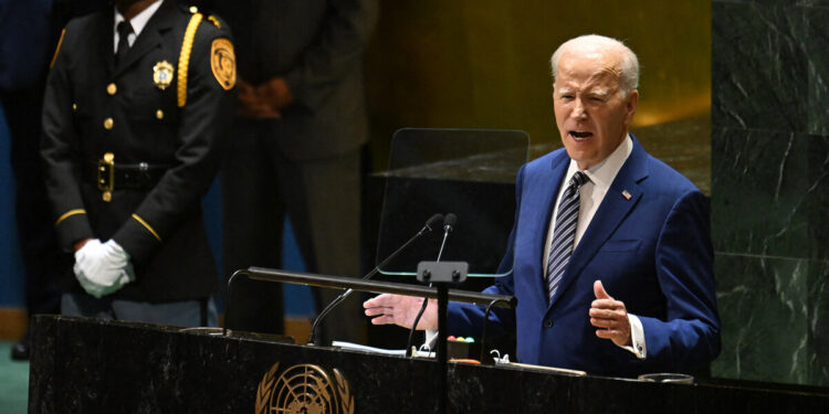 El presidente de Estados Unidos, Joe Biden, se dirige a la 78.ª Asamblea General de las Naciones Unidas en la sede de la ONU en la ciudad de Nueva York el 19 de septiembre de 2023. (Foto de Jim WATSON / AFP)