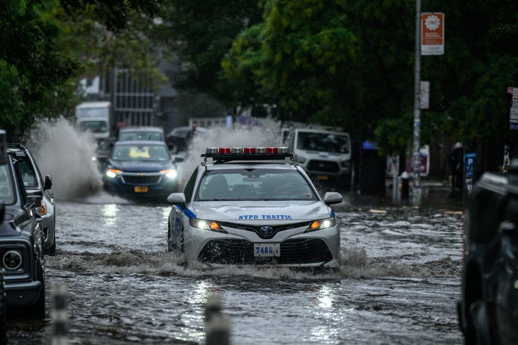 Nueva York inundada por lluvias torrenciales; el metro parcialmente paralizado