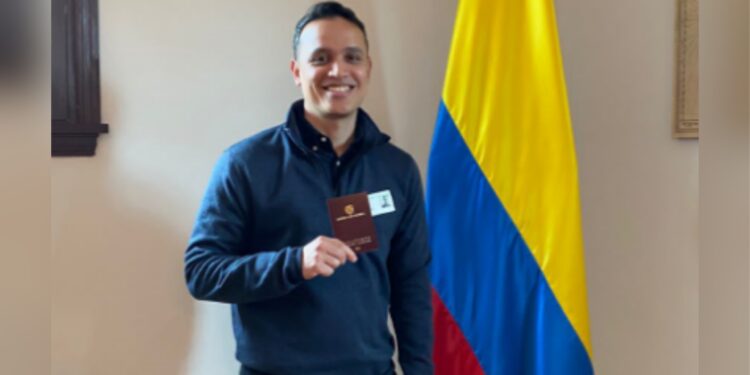 Colombia otorga nacionalidad al activista opositor Douglas Castro