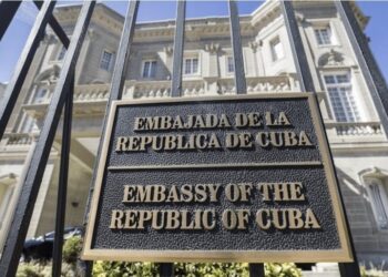 Cuba permite a EEUU acceso a embajada en Washington tras "ataque" (embajadora)