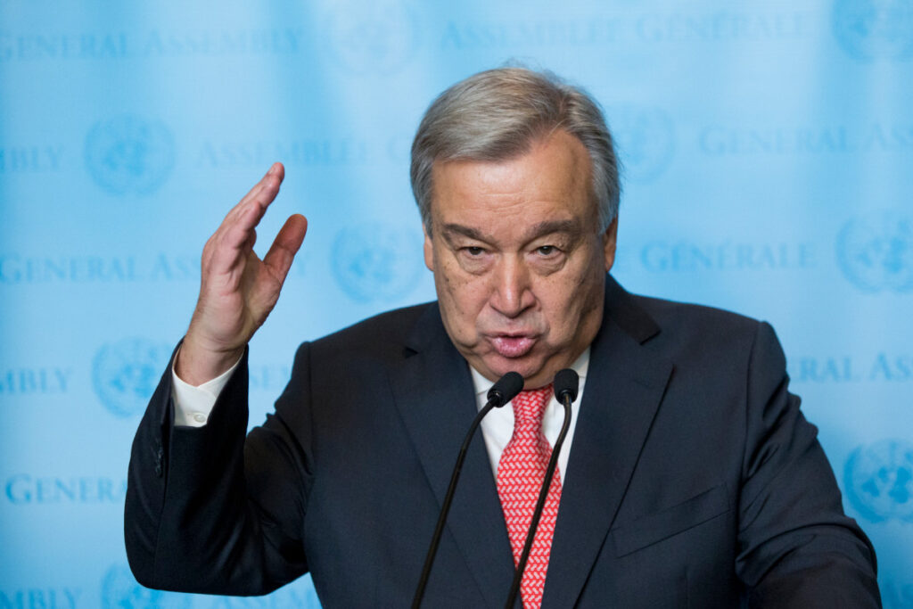 Jefe de ONU compara a la humanidad con meteorito que extinguió a los dinosaurios