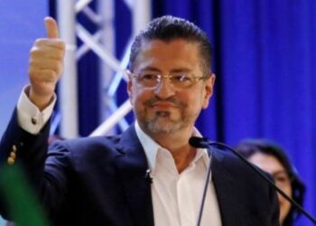 Rodrigo Chaves declara emergencia nacional ante crisis migratoria