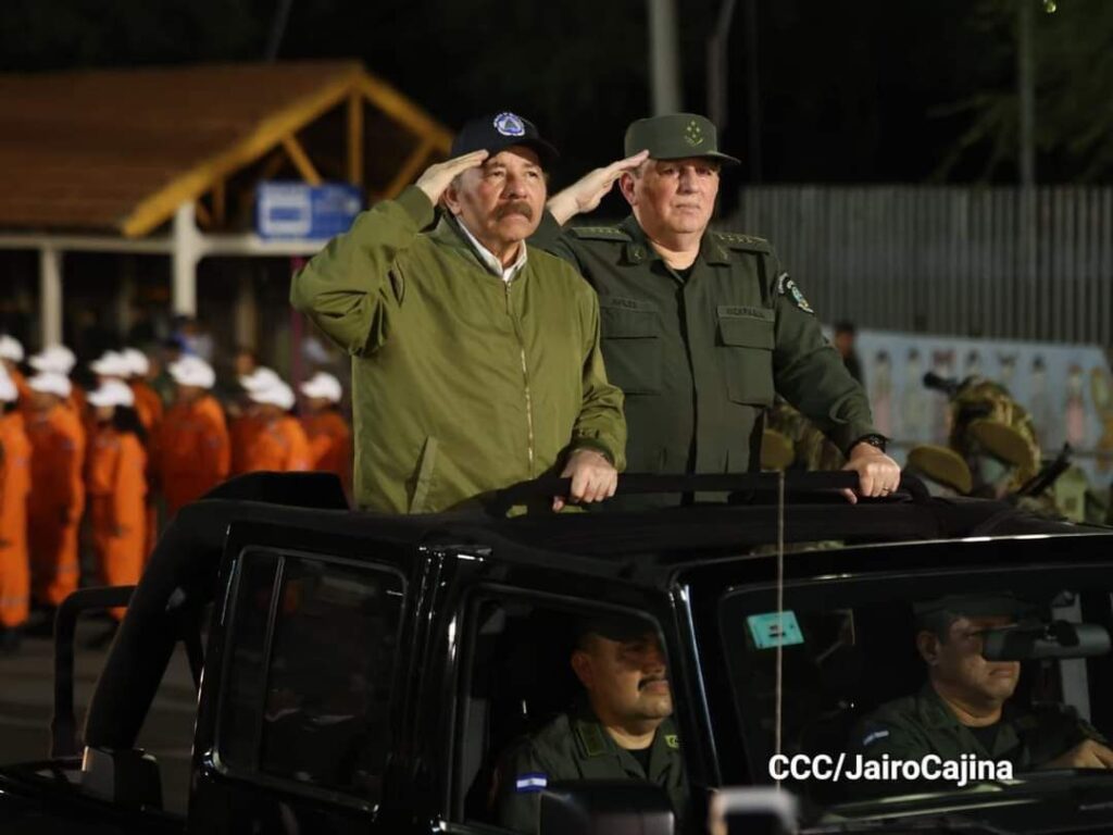 Analistas: «Régimen admite traiciones en la policía y hace que, en nombre del Ejército, el general Avilés le jure lealtad»