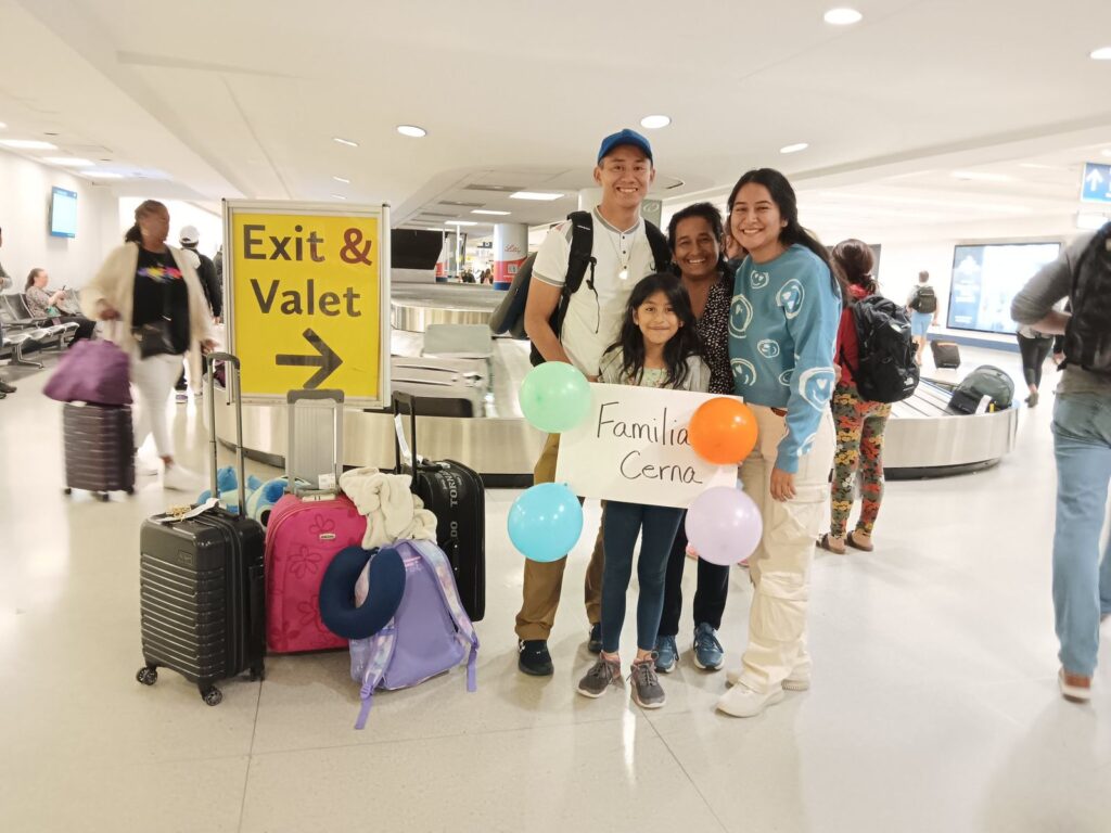 Tras más de tres años de separación forzada, Jhon Cerna se reúne con su familia