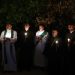 Clérigos palestinos realizan una vigilia con velas para las víctimas en la Franja de Gaza, en la Iglesia Episcopal de San Andrés en la ciudad ocupada de Ramallah, en Cisjordania, el 19 de octubre de 2023, en medio de las batallas en curso entre Israel y el grupo palestino. Hamás. (Foto de Jaafar ASHTIYEH / AFP)